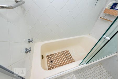 Apartamento à venda com 80m², 2 quartos e 1 vaga Apartamento à venda com 80m², 2 quartos e 1 vagaBanheiro