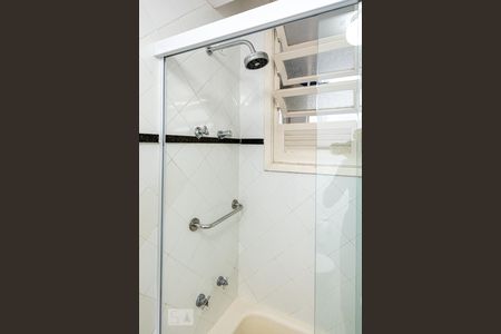 Apartamento à venda com 80m², 2 quartos e 1 vaga Apartamento à venda com 80m², 2 quartos e 1 vagaBanheiro