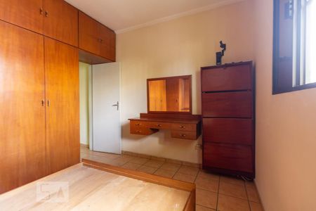 Quarto 1 de casa para alugar com 3 quartos, 120m² em Jardim Pinheiros, São Paulo