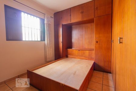 Quarto 1 de casa para alugar com 3 quartos, 120m² em Jardim Pinheiros, São Paulo