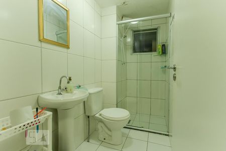Banheiro de apartamento à venda com 2 quartos, 43m² em Mato Grande, Canoas