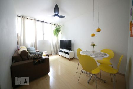 Sala  de apartamento à venda com 2 quartos, 62m² em Jardim Taquaral, São Paulo