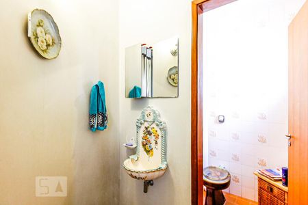 Lavabo de casa para alugar com 4 quartos, 270m² em Vila Congonhas, São Paulo