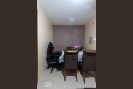 Sala de Estar de apartamento à venda com 2 quartos, 38m² em Vila Nova, Porto Alegre