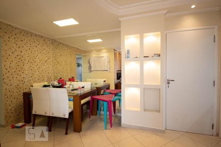 Sala de apartamento à venda com 3 quartos, 69m² em Km 18, Osasco