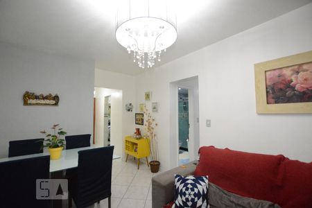 Sala de apartamento à venda com 2 quartos, 70m² em Olaria, Rio de Janeiro