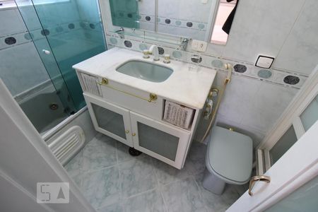 Banheiro da suíte de apartamento para alugar com 3 quartos, 81m² em Vila Pompéia, São Paulo