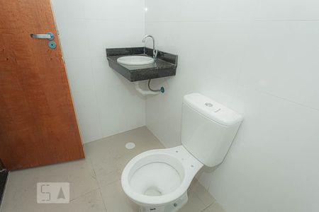 Banheiro de kitnet/studio para alugar com 2 quartos, 47m² em Chácara Belenzinho, São Paulo