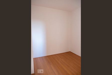 Quarto de apartamento para alugar com 2 quartos, 40m² em Jardim Santa Emilia, São Paulo