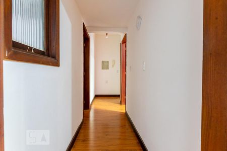 Corredor de apartamento à venda com 2 quartos, 97m² em Santana, Porto Alegre