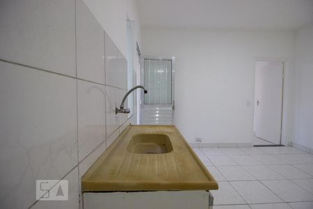 Cozinha de casa para alugar com 1 quarto, 80m² em Jardim Dracena, São Paulo