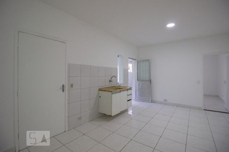 Cozinha de casa para alugar com 1 quarto, 80m² em Jardim Dracena, São Paulo