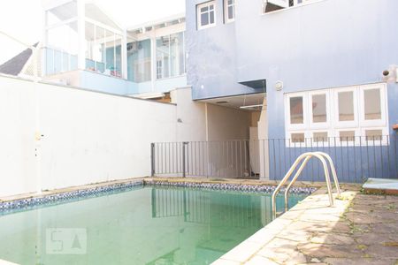 Piscina de casa à venda com 4 quartos, 205m² em Campo Novo, Porto Alegre