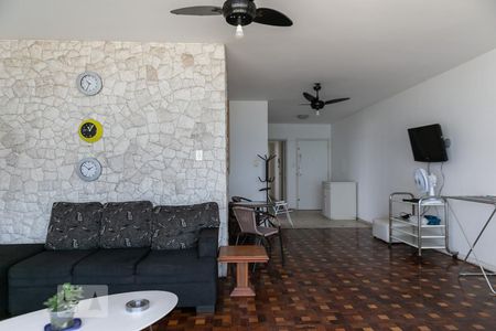 Sala de apartamento para alugar com 3 quartos, 140m² em Gonzaga, Santos