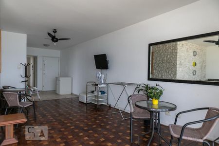 Sala de apartamento para alugar com 3 quartos, 140m² em Gonzaga, Santos