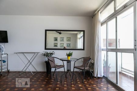 Sala de apartamento para alugar com 3 quartos, 140m² em Gonzaga, Santos