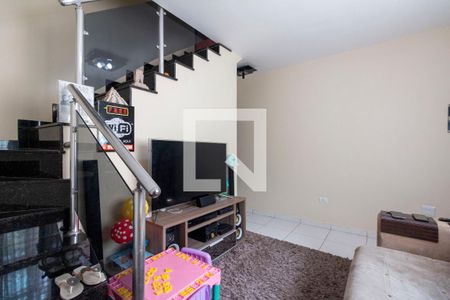 Sala de casa de condomínio à venda com 2 quartos, 69m² em Vila Carmosina, São Paulo