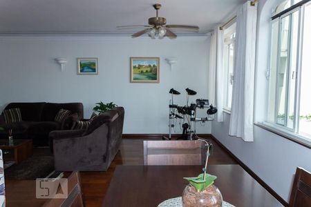 Sala de casa à venda com 3 quartos, 300m² em Vila Paulicéia, São Paulo