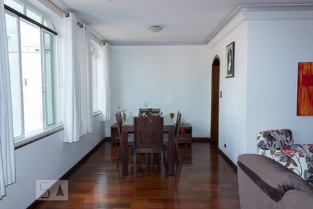 Sala de casa à venda com 3 quartos, 300m² em Vila Paulicéia, São Paulo