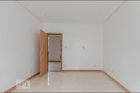 Quarto 1 de apartamento para alugar com 2 quartos, 80m² em Dois de Julho, Salvador