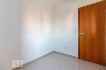 Quarto 2 de apartamento para alugar com 2 quartos, 38m² em Vila Jacuí, São Paulo