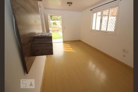 Sala de casa à venda com 2 quartos, 110m² em Jardim Itu-sabará, Porto Alegre