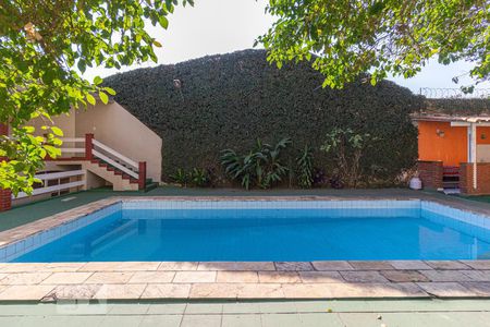 Casa para alugar com 190m², 3 quartos e 4 vagas Casa para alugar com 190m², 3 quartos e 4 vagasQuintal