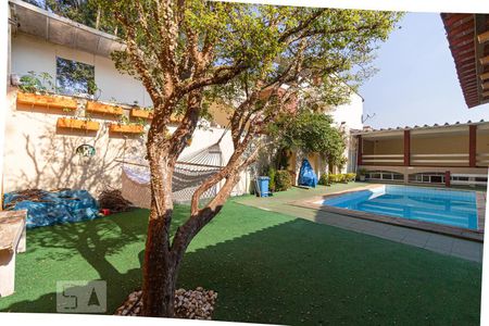 Casa para alugar com 190m², 3 quartos e 4 vagas Casa para alugar com 190m², 3 quartos e 4 vagasQuintal