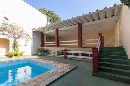 Casa para alugar com 190m², 3 quartos e 4 vagas Casa para alugar com 190m², 3 quartos e 4 vagasQuintal