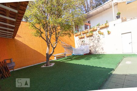 Casa para alugar com 190m², 3 quartos e 4 vagas Casa para alugar com 190m², 3 quartos e 4 vagasQuintal