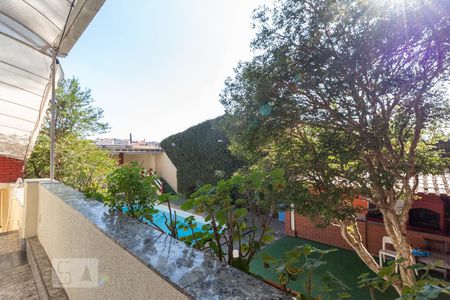 Casa para alugar com 190m², 3 quartos e 4 vagas Casa para alugar com 190m², 3 quartos e 4 vagasQuintal