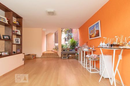 Casa para alugar com 190m², 3 quartos e 4 vagas Casa para alugar com 190m², 3 quartos e 4 vagasCozinha