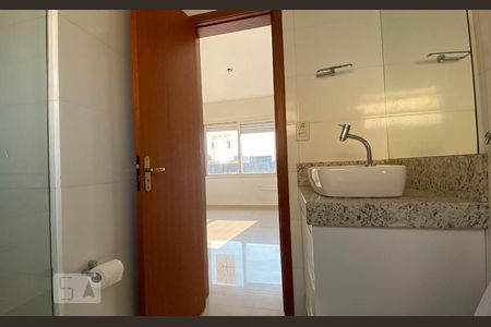 Banheiro da Suíte de apartamento à venda com 1 quarto, 52m² em Jardim Botânico, Porto Alegre