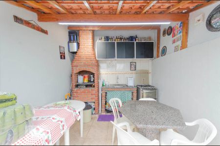 Casa à venda com 204m², 3 quartos e 3 vagas Casa à venda com 204m², 3 quartos e 3 vagasChurrasqueira