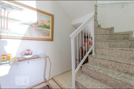 Casa à venda com 204m², 3 quartos e 3 vagas Casa à venda com 204m², 3 quartos e 3 vagasEntrada