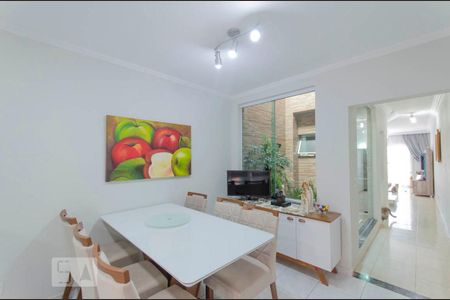 Casa à venda com 204m², 3 quartos e 3 vagas Casa à venda com 204m², 3 quartos e 3 vagasCozinha