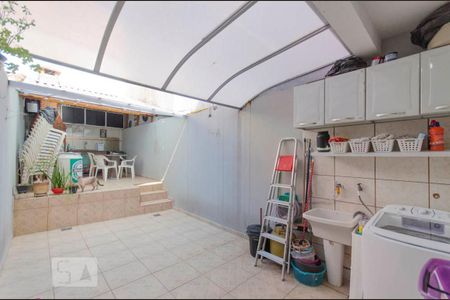 Casa à venda com 204m², 3 quartos e 3 vagas Casa à venda com 204m², 3 quartos e 3 vagasÁrea de Serviço