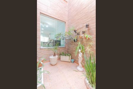 Casa à venda com 204m², 3 quartos e 3 vagas Casa à venda com 204m², 3 quartos e 3 vagasJardim de Inverno