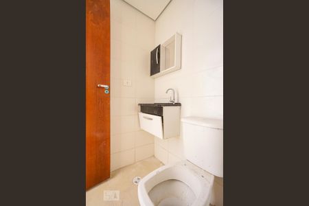 Banheiro de apartamento à venda com 1 quarto, 34m² em Vila Granada, São Paulo