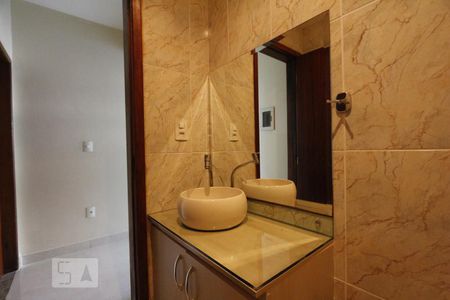 Lavabo de casa para alugar com 2 quartos, 110m² em Curicica, Rio de Janeiro