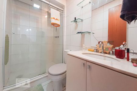 Banheiro de kitnet/studio à venda com 1 quarto, 38m² em Rio Branco, Porto Alegre