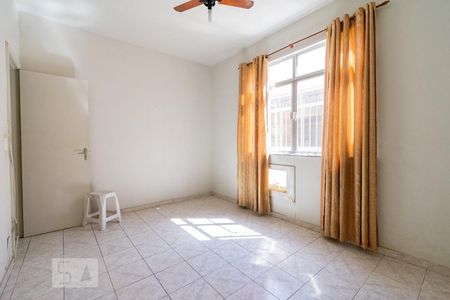 Quarto 1 de apartamento para alugar com 2 quartos, 75m² em Pechincha, Rio de Janeiro