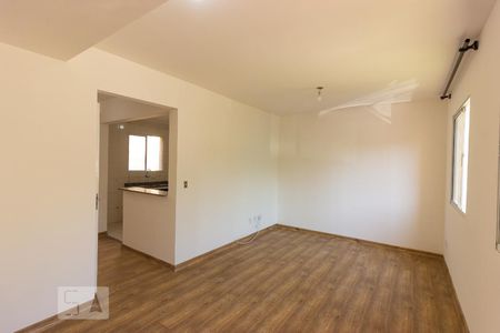 Sala de casa de condomínio para alugar com 3 quartos, 83m² em Jardim Ipes, Cotia