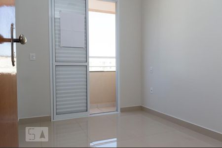 Suíte de apartamento para alugar com 2 quartos, 60m² em Segismundo Pereira, Uberlândia