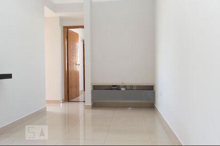 Sala de apartamento para alugar com 2 quartos, 60m² em Segismundo Pereira, Uberlândia