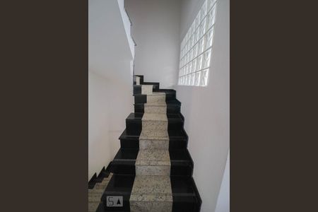 Escada de casa à venda com 5 quartos, 750m² em Vila Rosália, Guarulhos