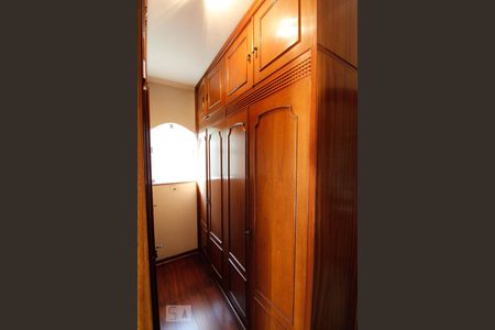 Casa à venda com 530m², 3 quartos e 10 vagas Casa à venda com 530m², 3 quartos e 10 vagasCloset da Suíte 2