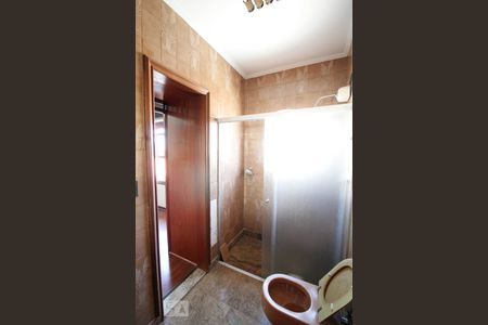 Casa à venda com 530m², 3 quartos e 10 vagas Casa à venda com 530m², 3 quartos e 10 vagasBanheiro da Suíte 1