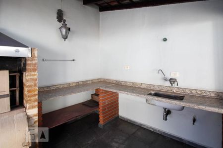 Casa à venda com 530m², 3 quartos e 10 vagas Casa à venda com 530m², 3 quartos e 10 vagasQuintal
