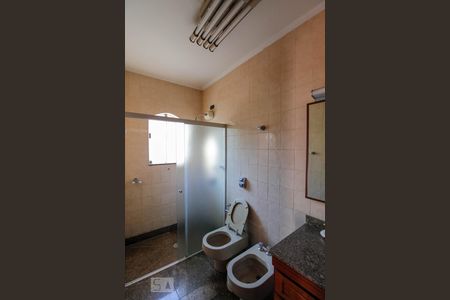 Casa à venda com 530m², 3 quartos e 10 vagas Casa à venda com 530m², 3 quartos e 10 vagasBanheiro da Suíte 2